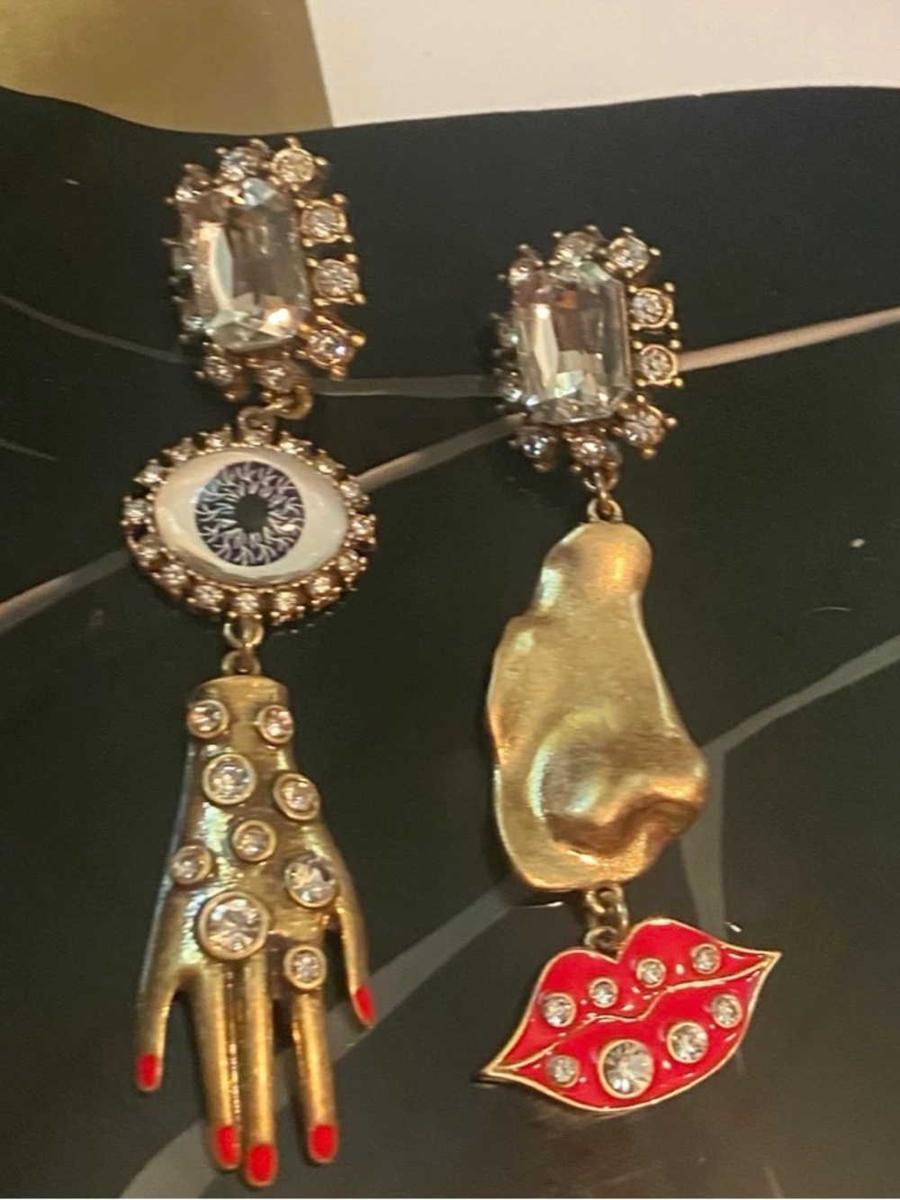 Fanstar Surrealist Asymmetrical Hand & Lip Drop Earrings with Red Accents #113